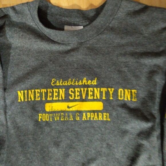 Vintage Nike Footwear & Apparel Logo Long Sleeve T-Shirt - Picture 3 of 9